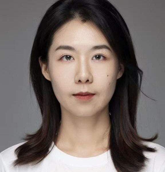 Portrait photo of Caroline Gao (Gao Hui)
